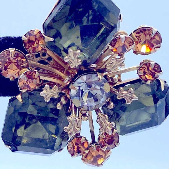 Vintage Unique Design Gold Tone With Smokey Green And Brown Rhinestone Brooch - Picture 2 of 6